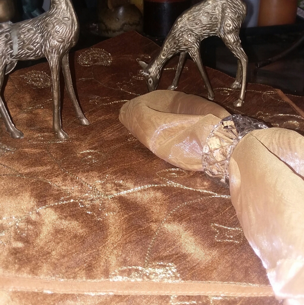 Table runner - Picture 5 of 11